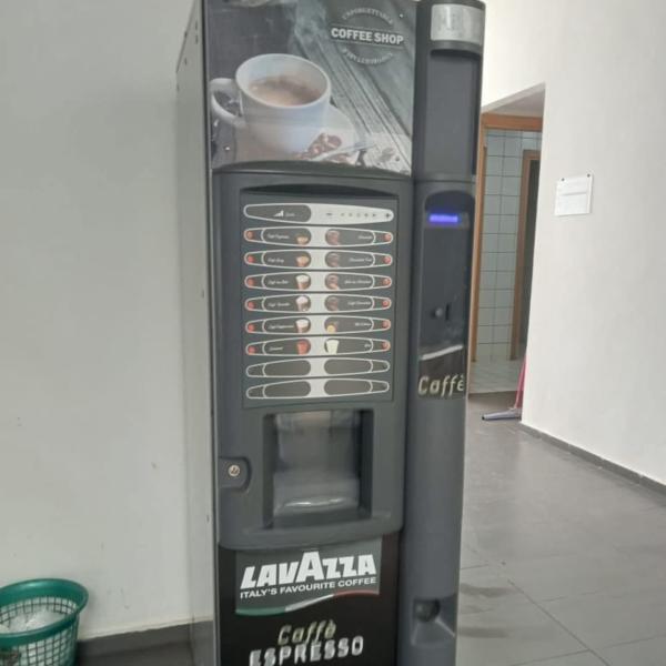 Coffee vending machine