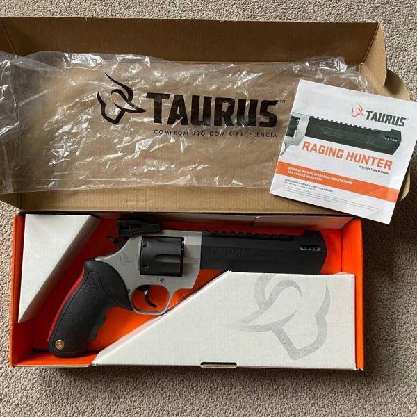Raging hunter Taurus revolver
