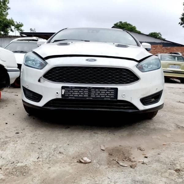 Ford focus EcoBoost 1.0 2015