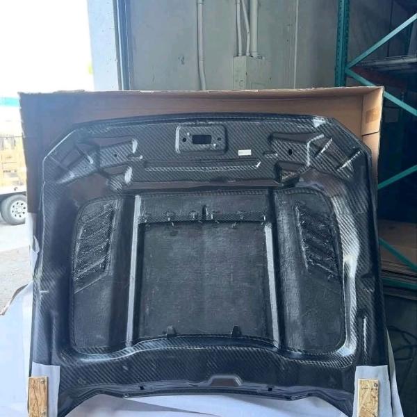 2018-2023 FORD MUSTANG RAM AIR DOUBLE SIDED CARBON FIBER HOOD