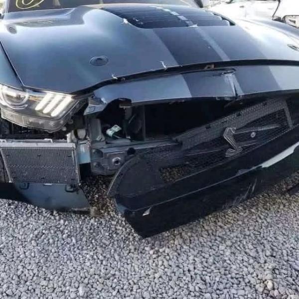 2020 mustang Shelby up for parting.