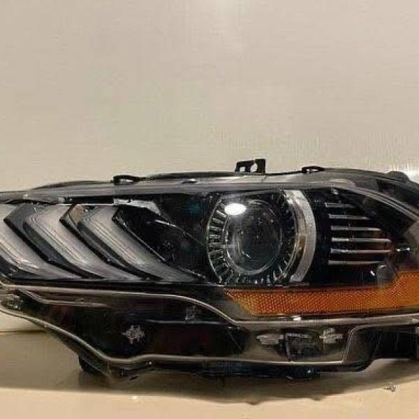 2018 Ford Mustang headlights