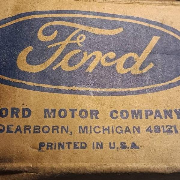 1985-87 NOS MUSTANG CAPRI AM-FM CASSETTE RADIO FROM CLOSED DEALERSHIP IN SW MN. E5ZZ-18A198-AB